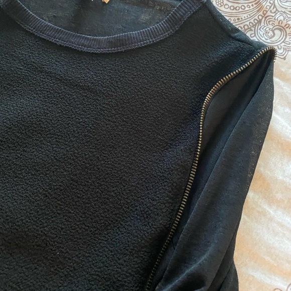 Sheer Top with Zipper detail - Picture 2 of 2